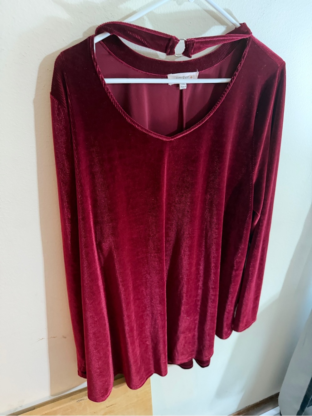 Umgee Size 2xl Wine Red Velvet Velour Blouse With Strap